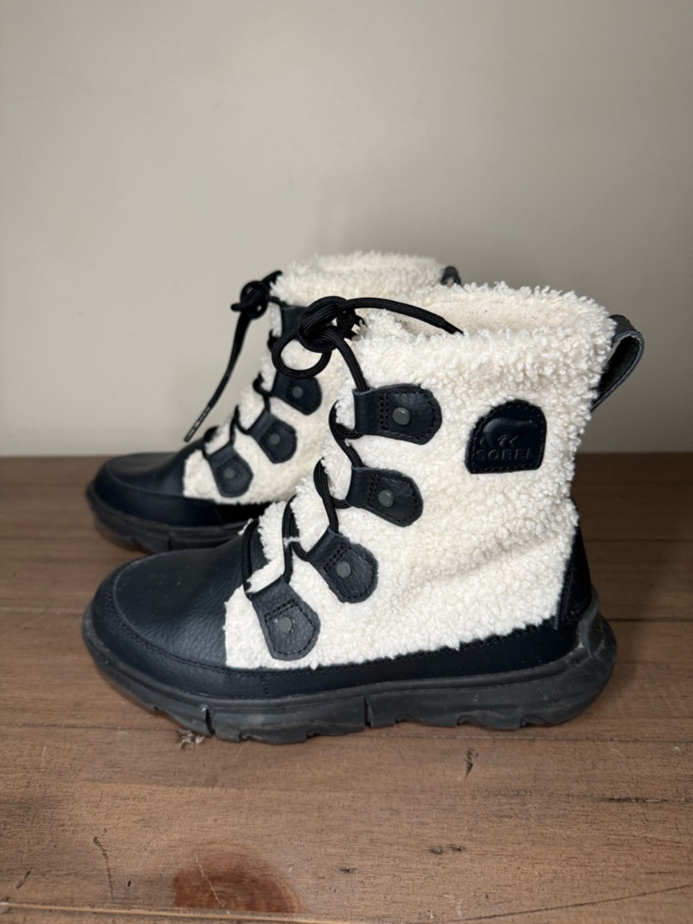 Sorel Sherpa Lace-Up Boots - White & Black